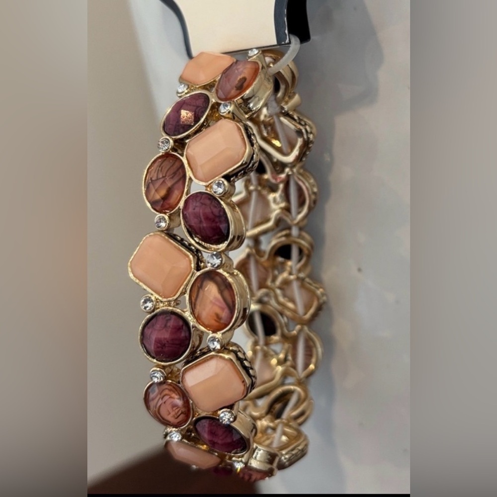 Napier Gold Tone stretch,acrylic oval & rectangle peach,brown,burgundy stones